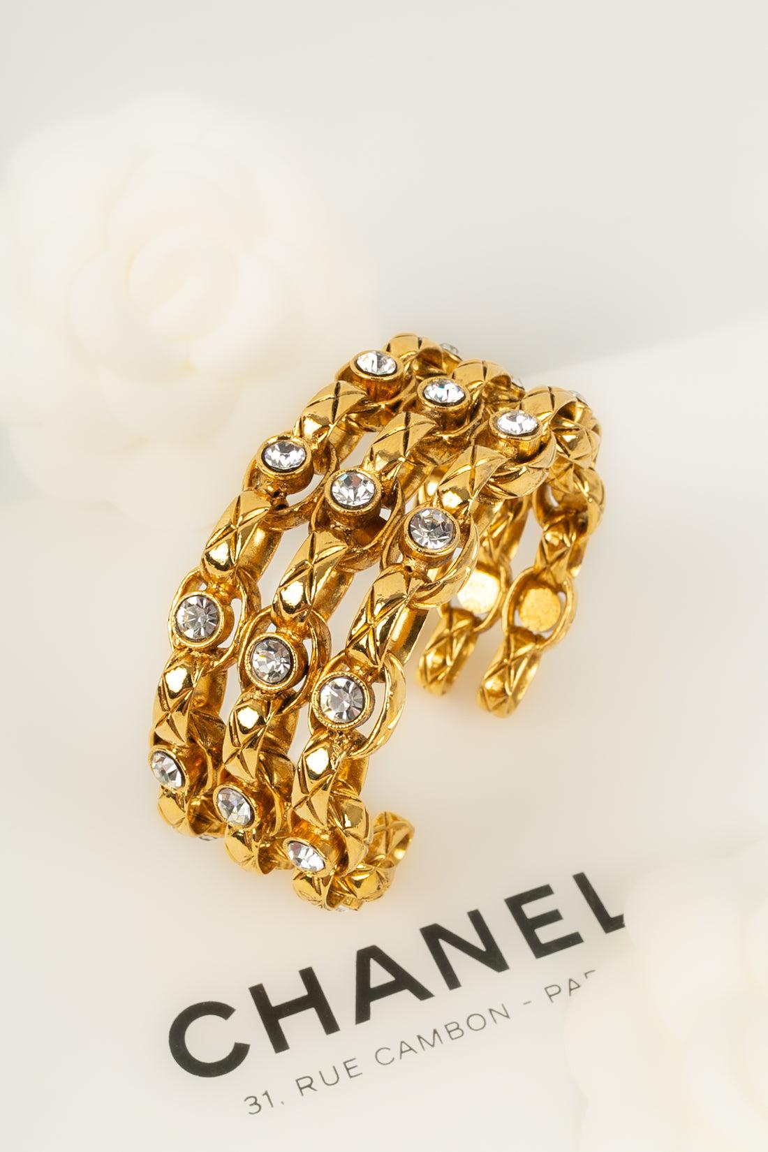 Chanel Bracelet in Gold Metal and Swarovski Strass, 1990s For Sale 4