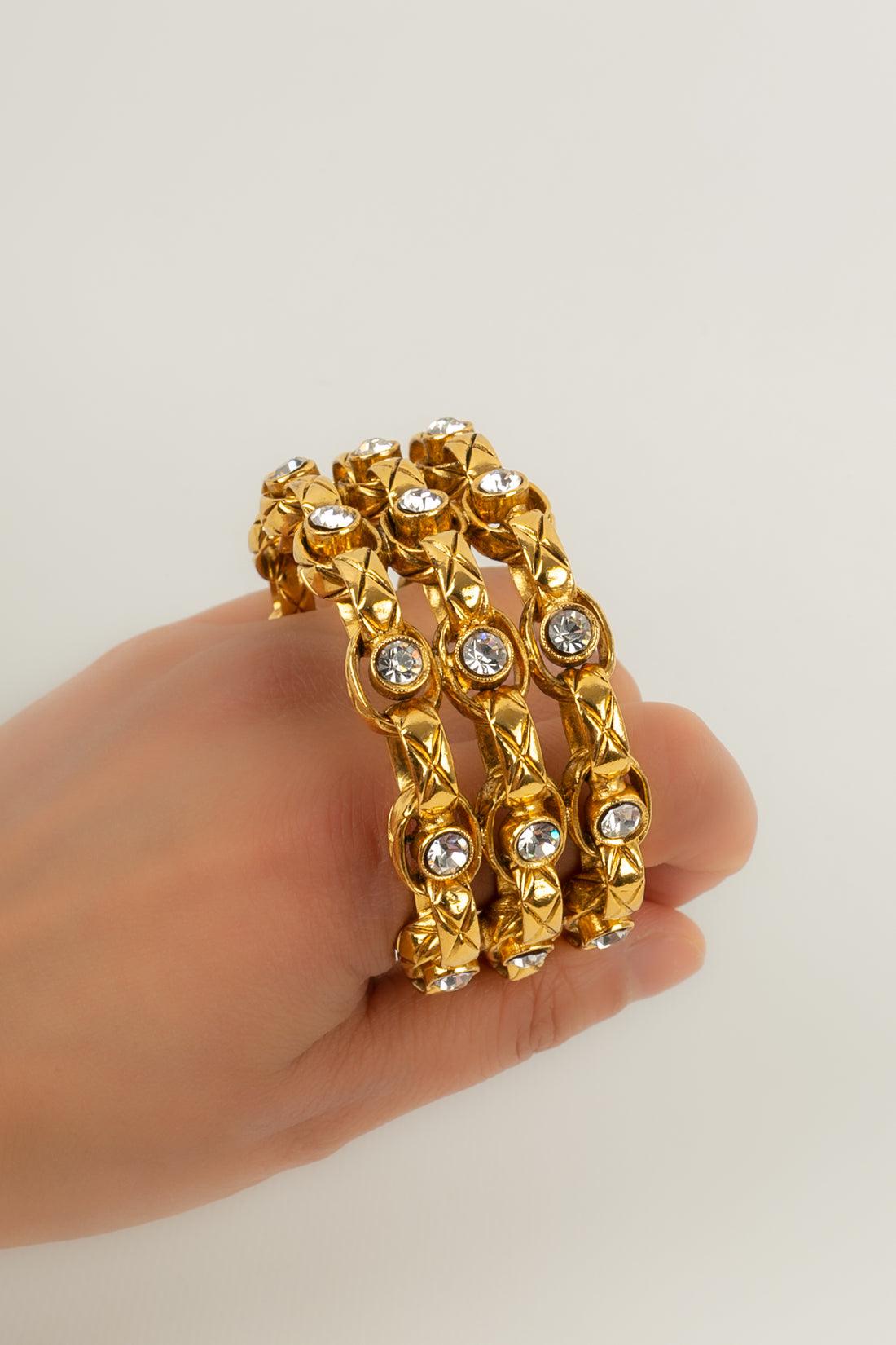 Chanel Bracelet in Gold Metal and Swarovski Strass, 1990s For Sale 5