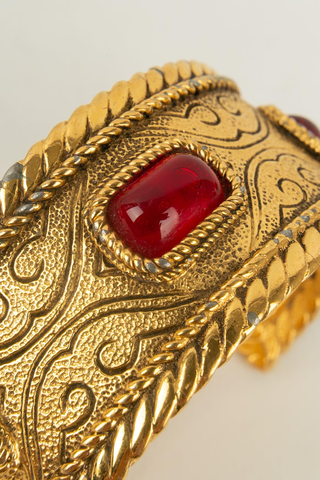 Chanel Bracelet in Golden Metal and Red Glass Paste, 1985 For Sale 3
