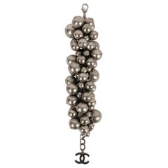Bracciale Chanel in metallo placcato argento, estate 2013