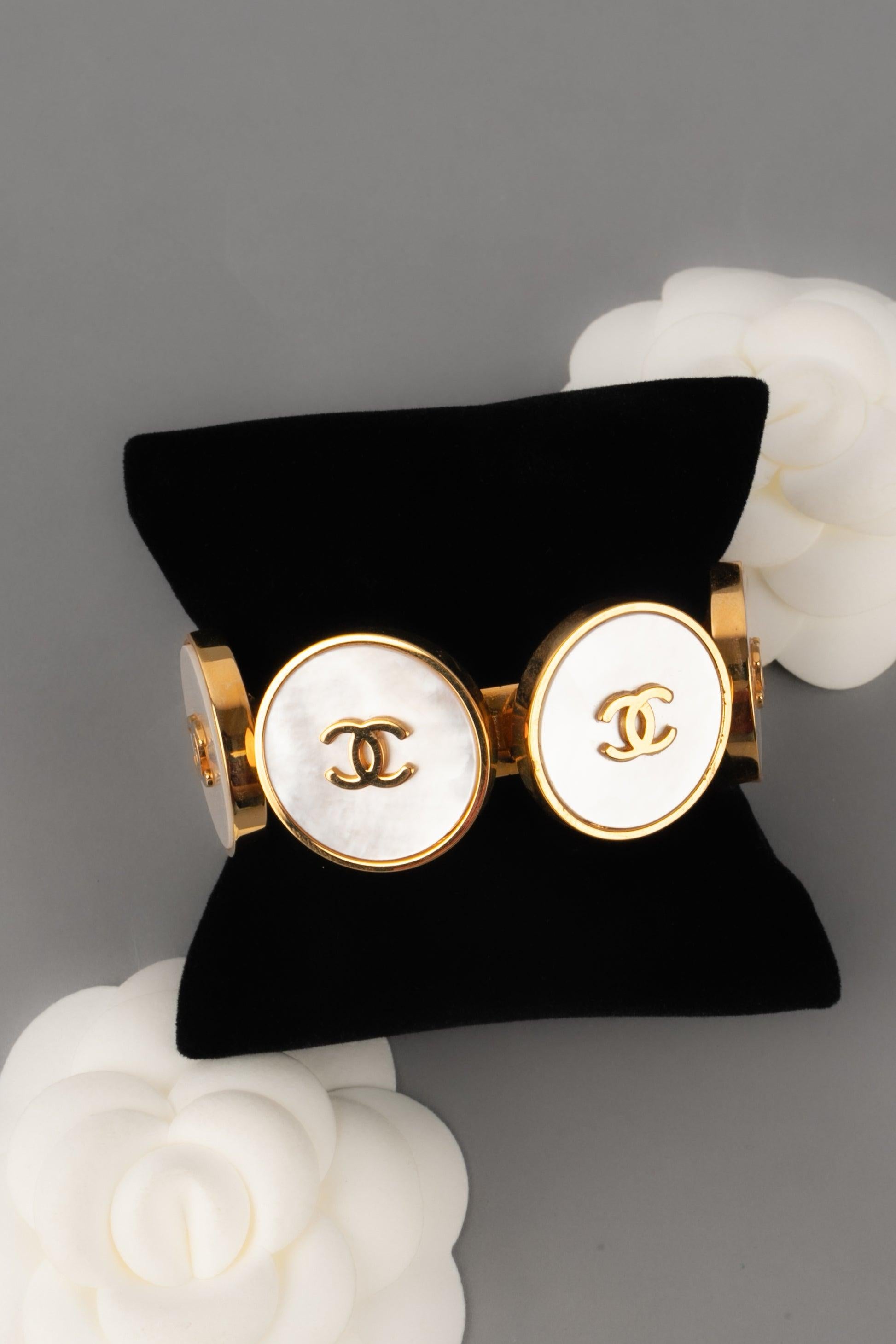 Pulsera Chanel con logotipos CC, otoño-invierno 1993 en venta 5