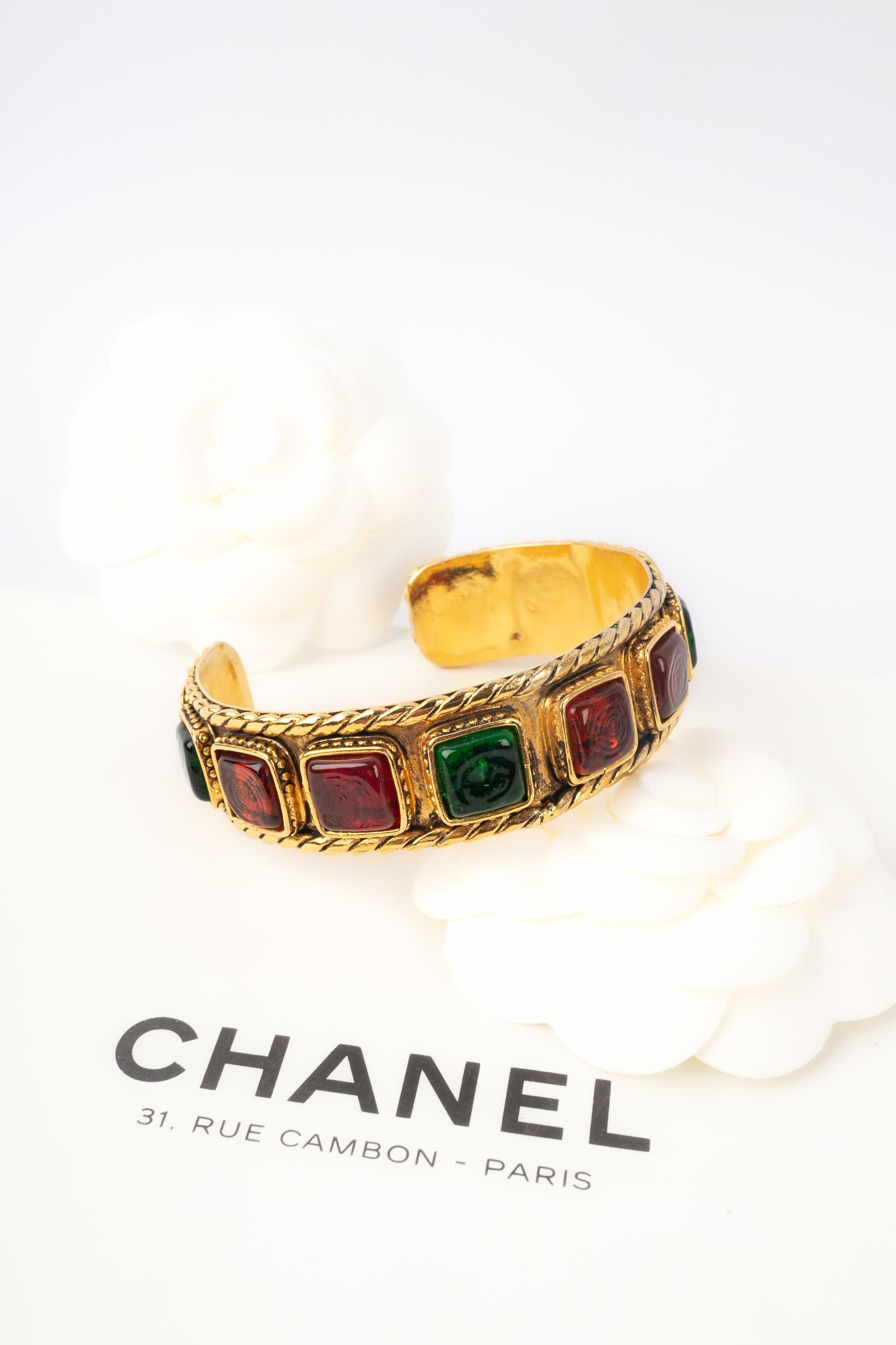 Chanel-Armband mit farbigem Glaspassepartout, 2cc3 5