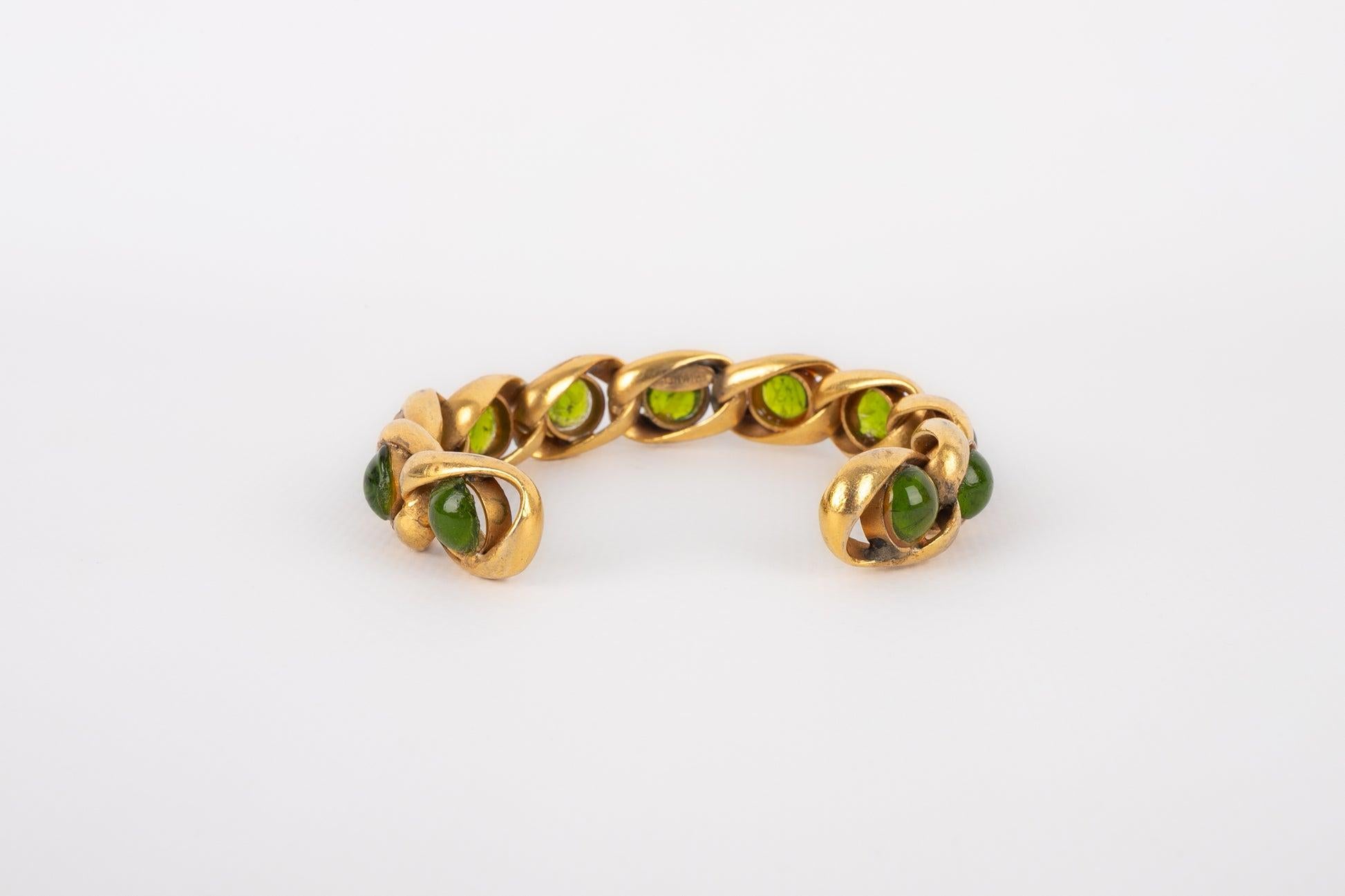Chanel Bracelet with Green Glass Paste In Excellent Condition In SAINT-OUEN-SUR-SEINE, FR