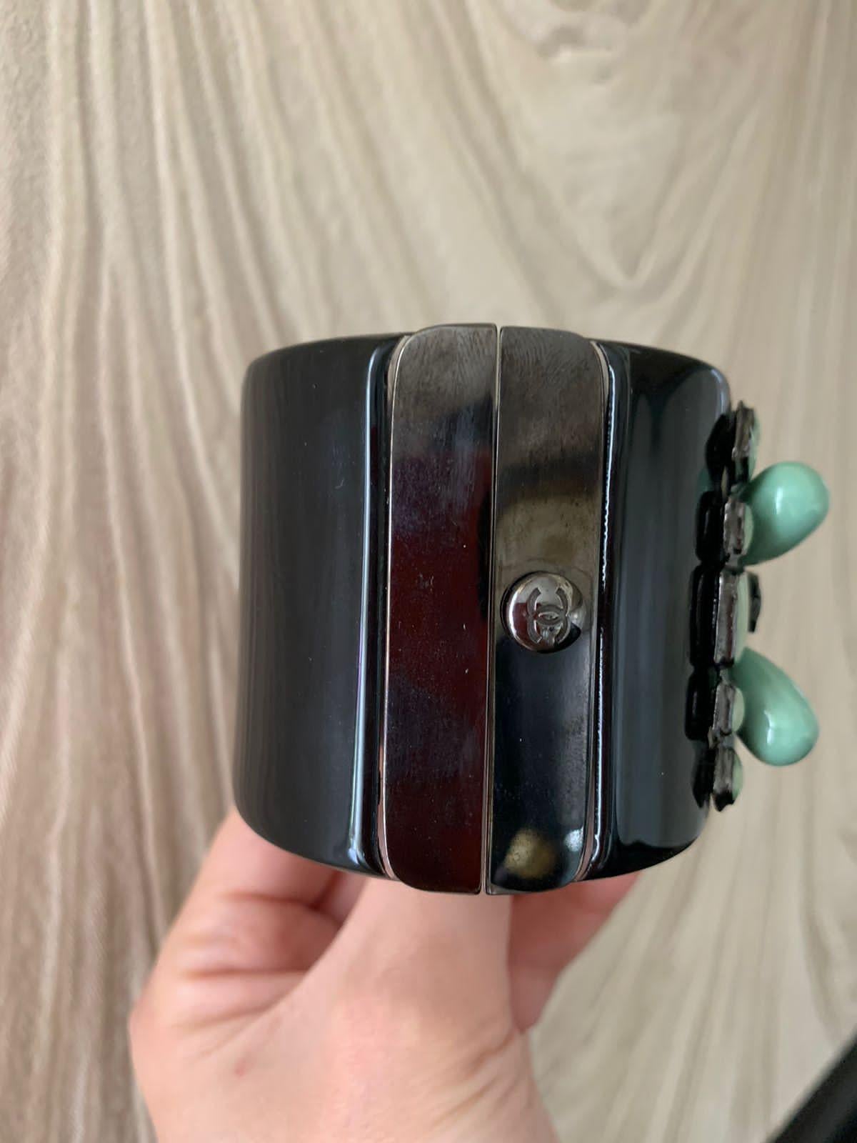 Chanel bracelet with green stones For Sale 8