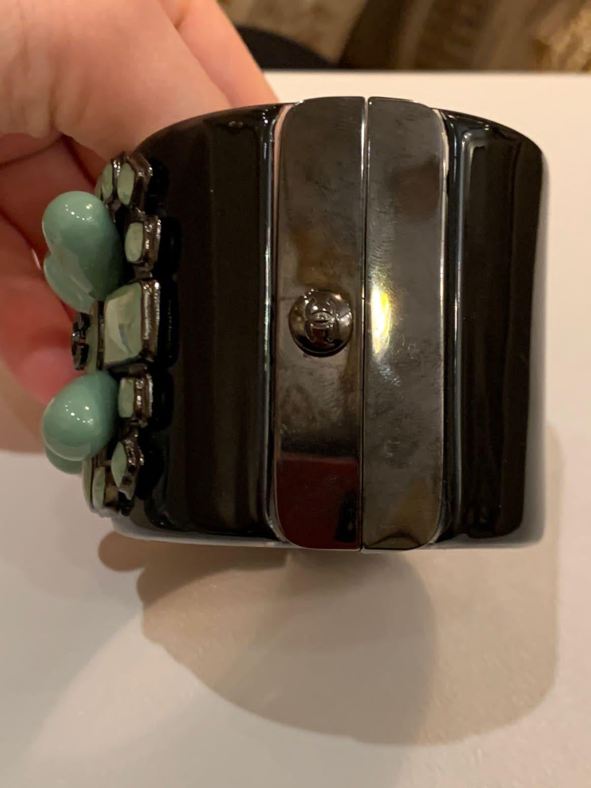 Chanel bracelet with green stones For Sale 2