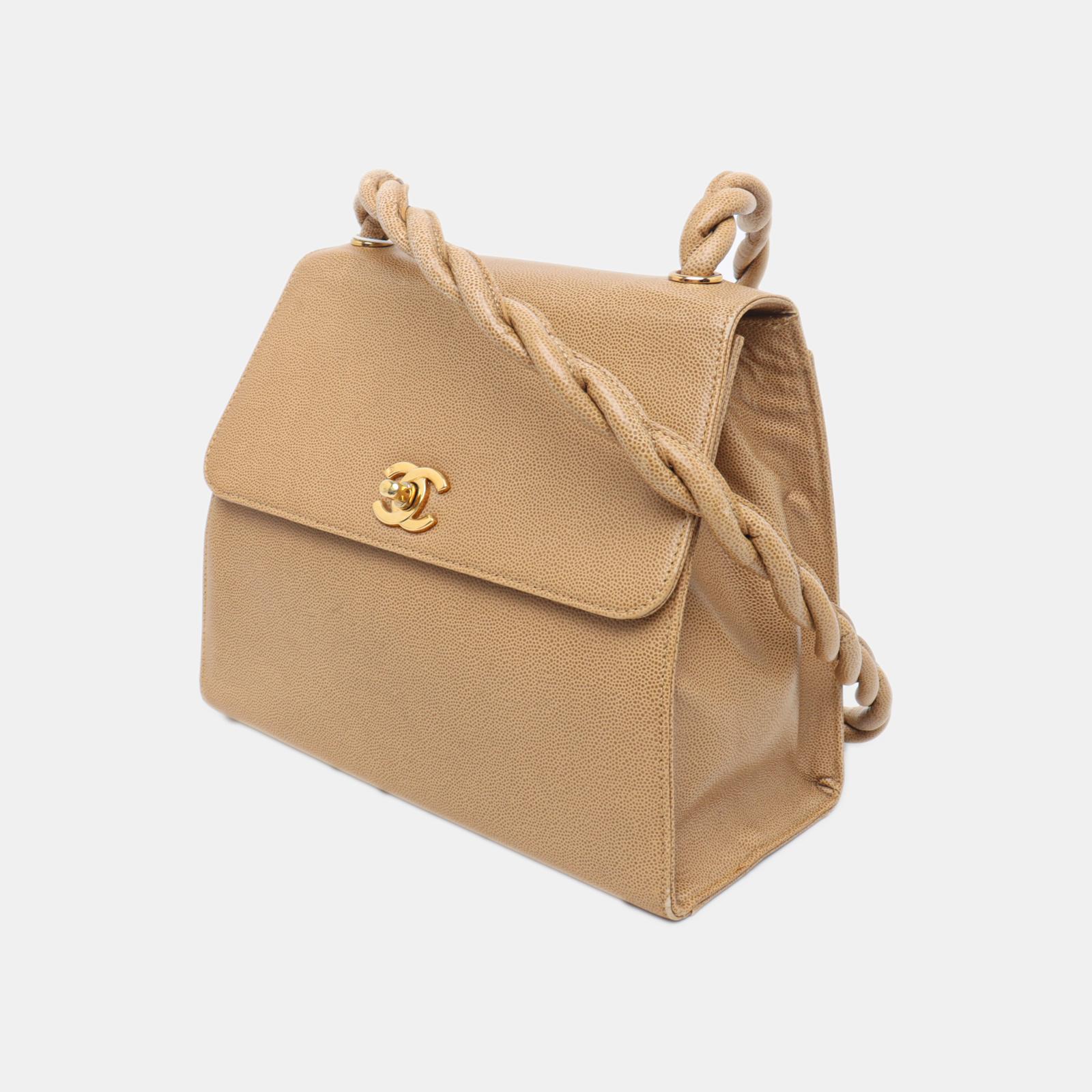 Sac à rabat CC tressé en cuir caviar beige Chanel Bon état - En vente à AUBERVILLIERS, FR