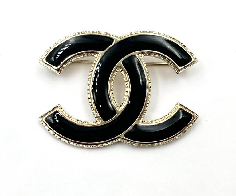 AUTH. NWT 2022 CHANEL LARGE BROOCH PIN CC LOGO WOVEN BLACK LEATHER/ GOLD  METAL