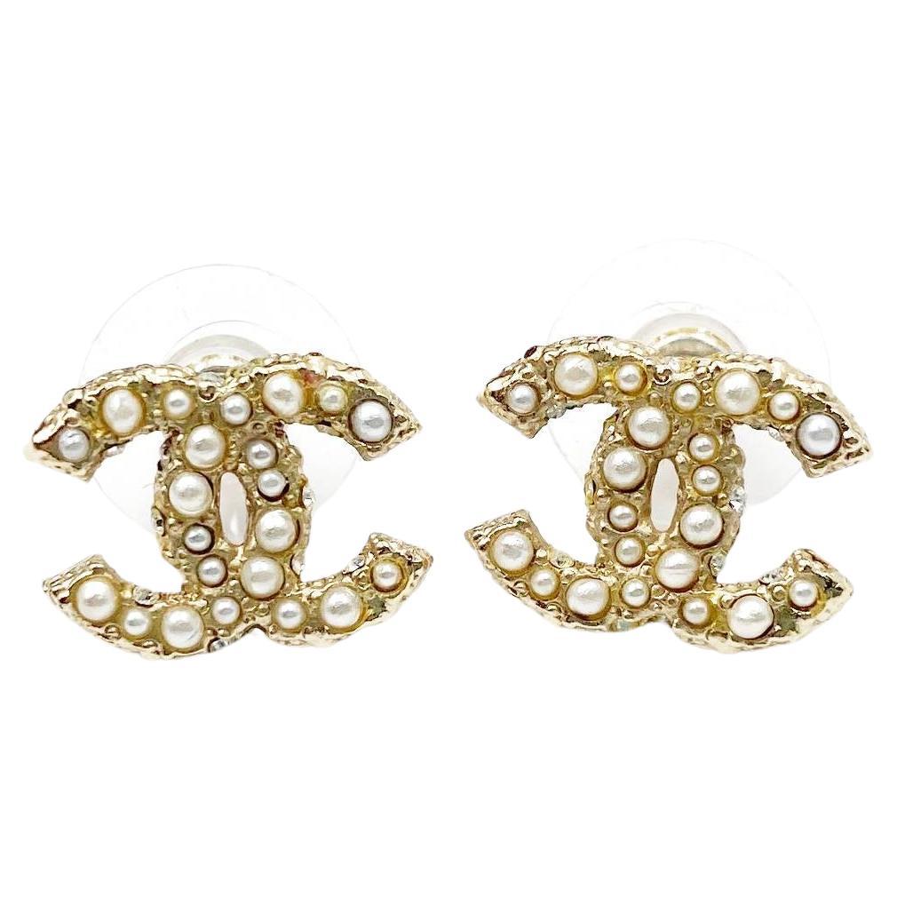 Chanel diamond sale and pearl earrings