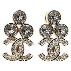 Chanel Nouveau Boucles d'oreilles or 3 cristaux ronds CC petit piercing 