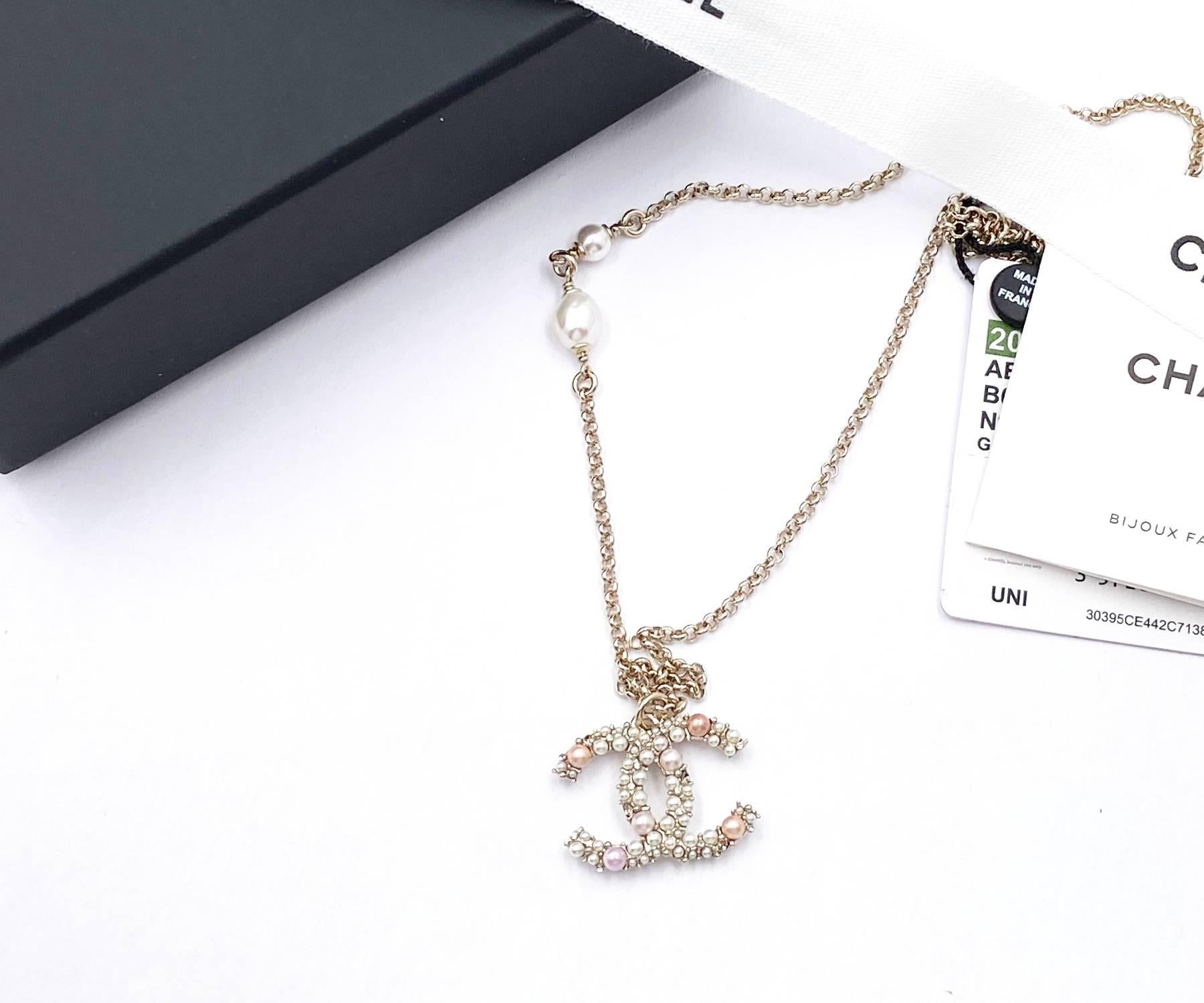 chanel pearl necklace