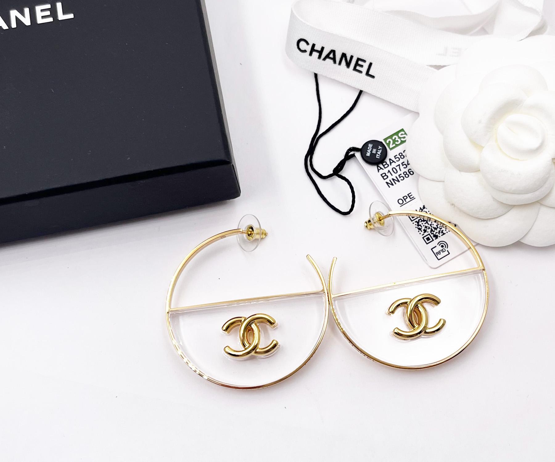 Chanel Nuevo Oro CC Redondo Transparente Pendientes Piercing Gran Aro Artesano en venta