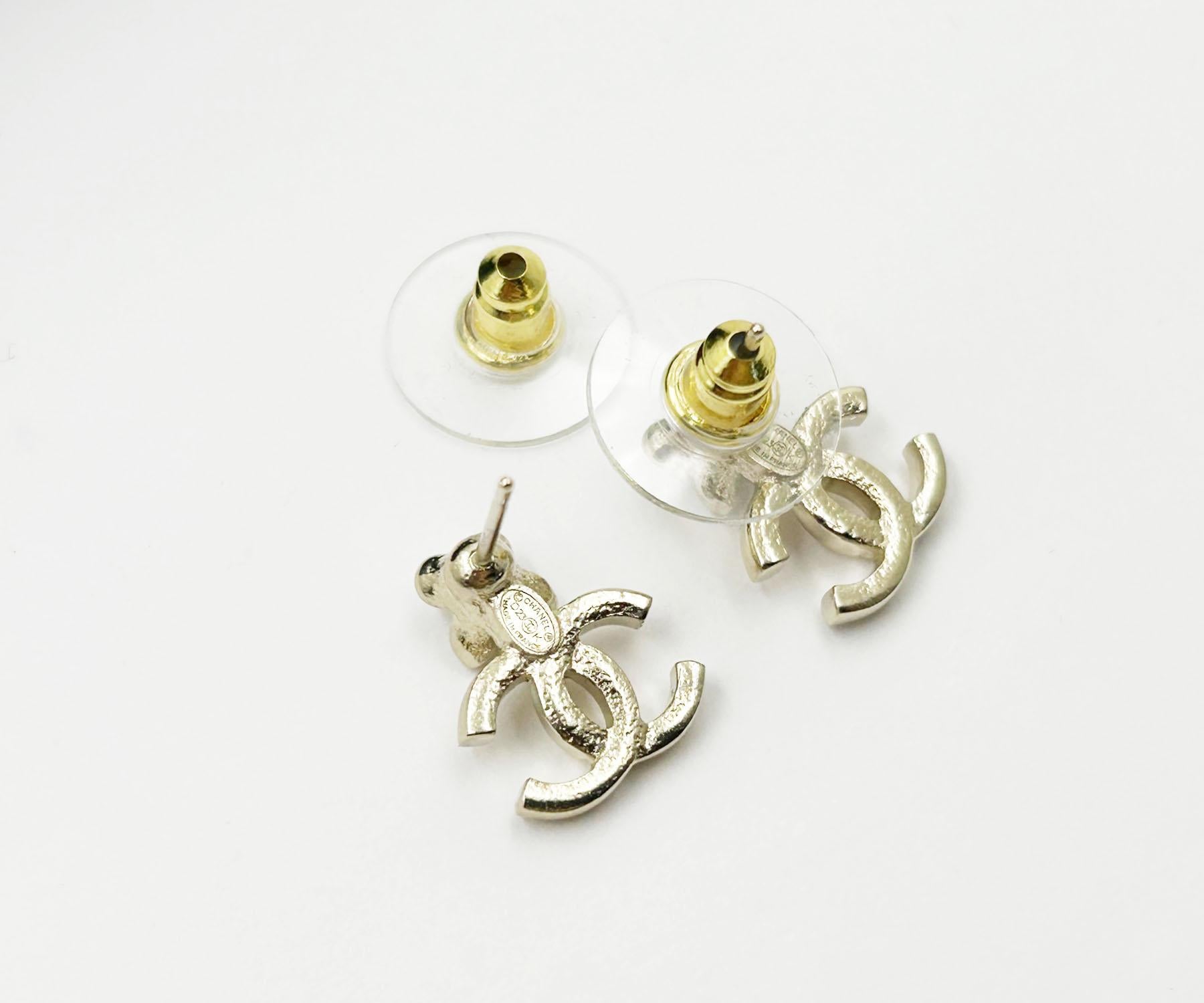 chanel small stud earrings