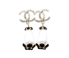 Chanel Brand New Gold Scallop CC Black Flower Pearl Large Piercing Earrings