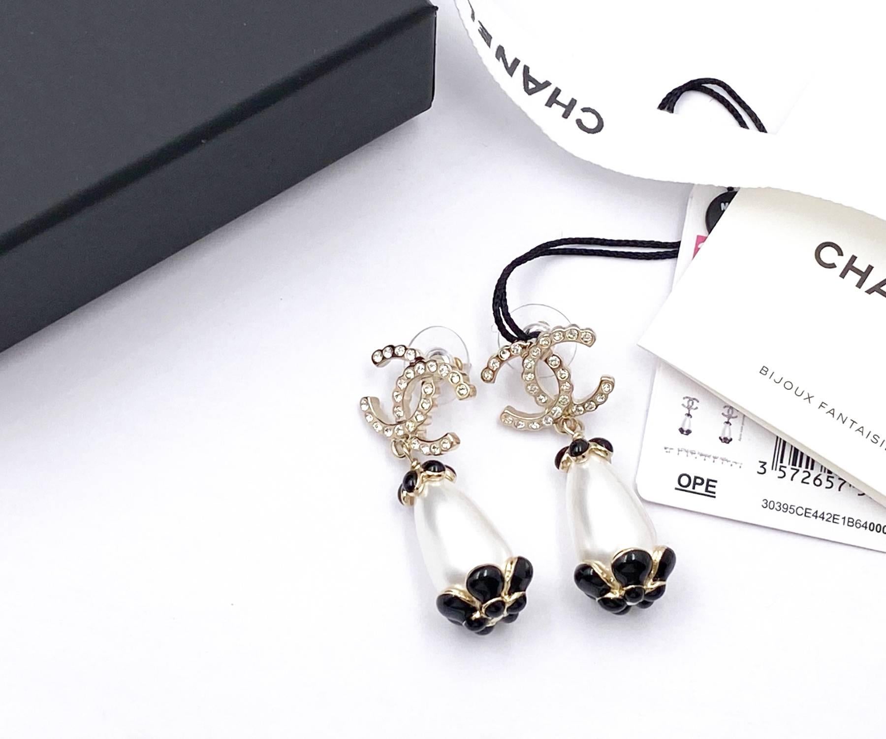 chanel flower pearl earrings