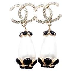 Chanel Brand New Gold Scallop CC Black Flower Pearl Large Piercing Earrings