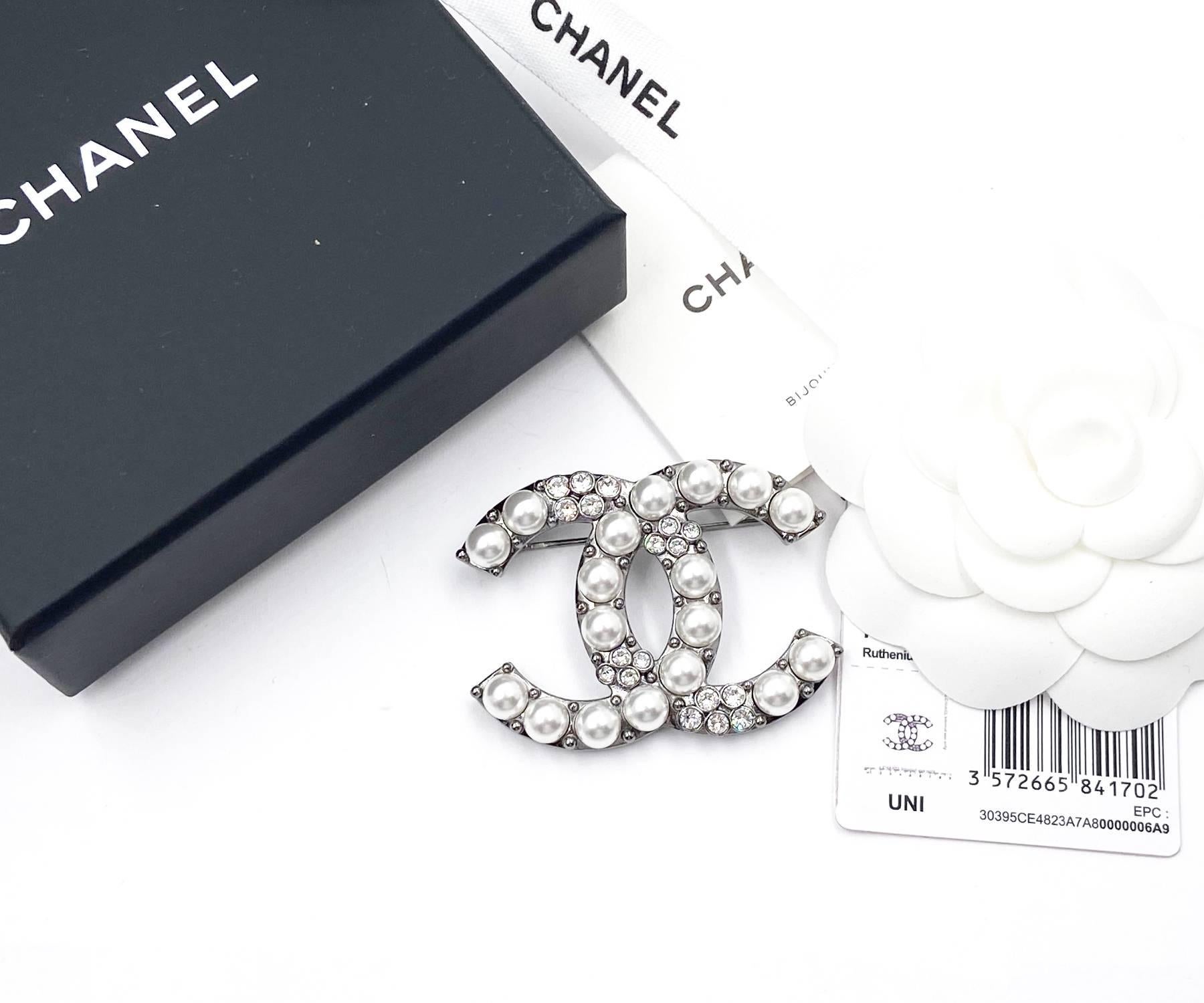 Artisan Chanel Brand New Gunmetal CC Crystal Pearl Brooch