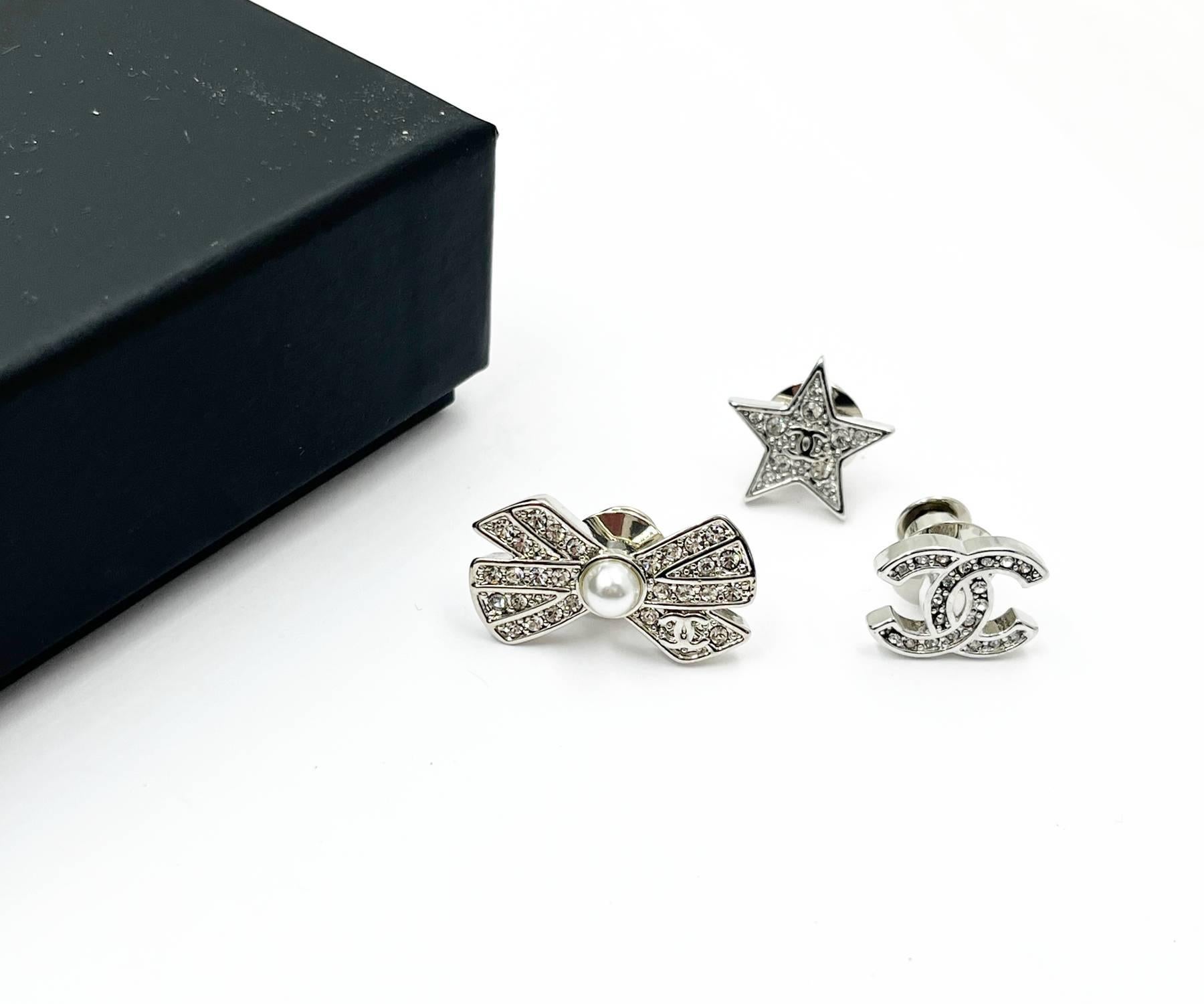 Artisan Chanel Brand New Silver CC Star Bow Crystal 3 Pins Brooch For Sale