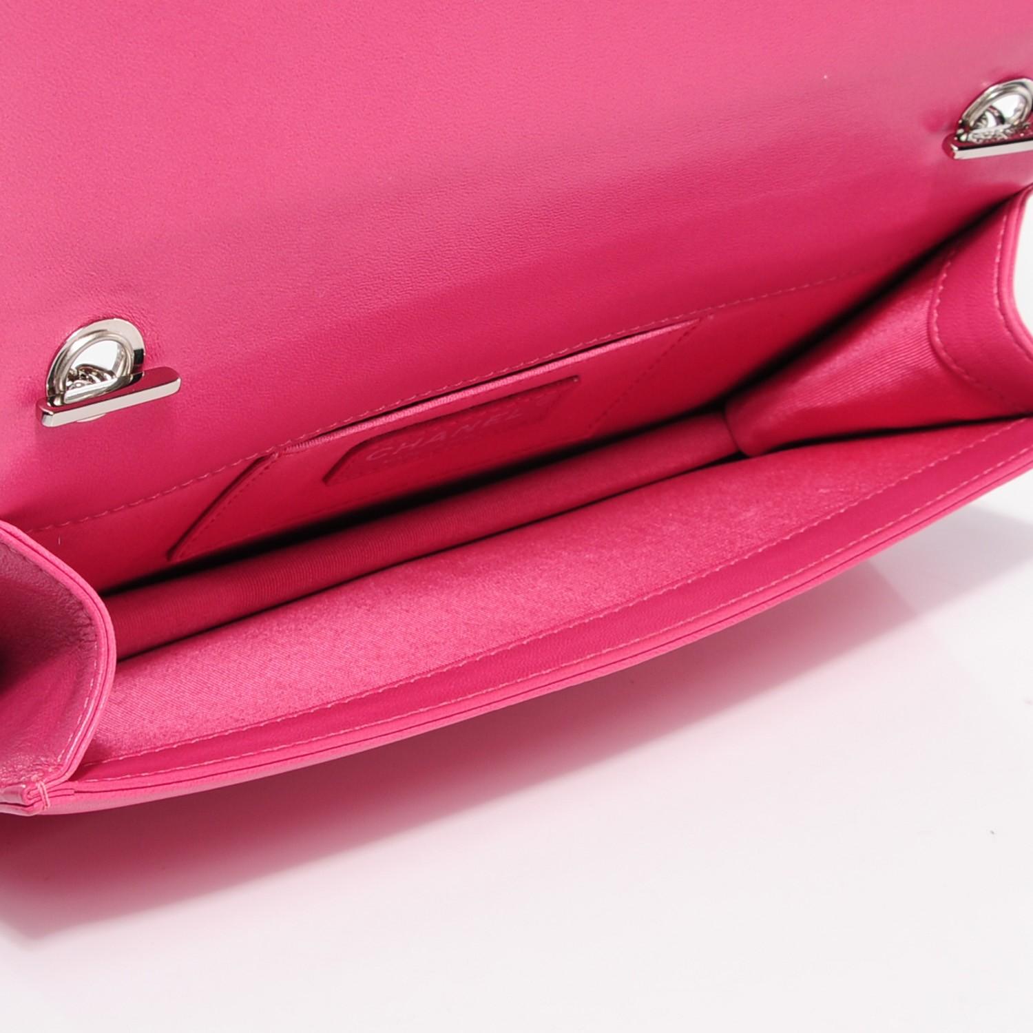 Chanel pochette Lego rose vif à rabat en vente 11