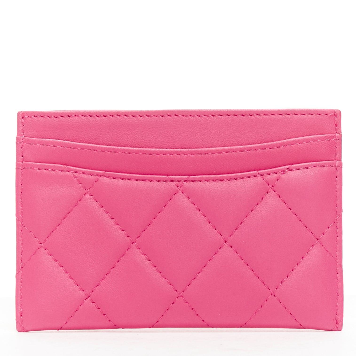 CHANEL bright pink smooth leather CC logo quilted cardholder
Reference: AAWC/A00992
Brand: Chanel
Material: Leather
Color: Pink
Pattern: Solid
Lining: Nude Fabric
Extra Details: Quilted at backside.
Made in: Italy

CONDITION:
Condition: Excellent,