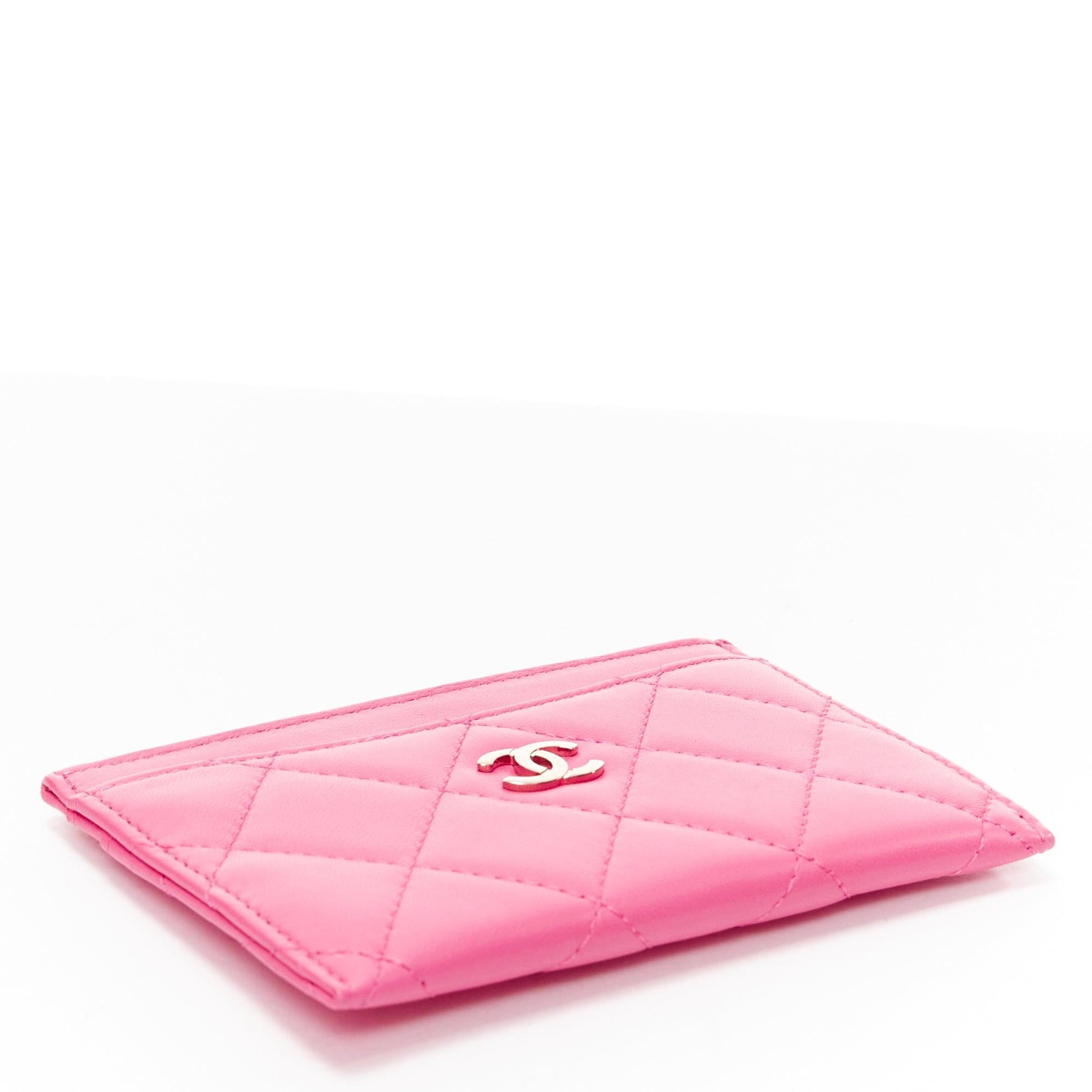 Women's CHANEL bright pink smooth leather CC logo quilted cardholder For Sale