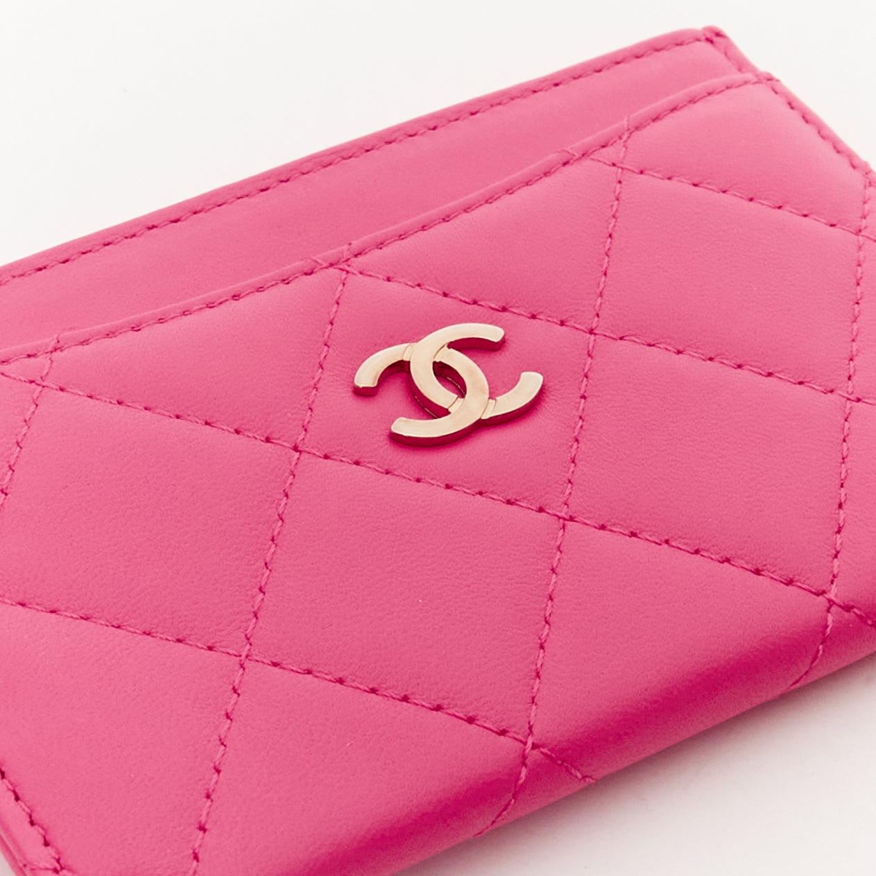 Women's CHANEL bright pink smooth leather CC logo quilted cardholder For Sale