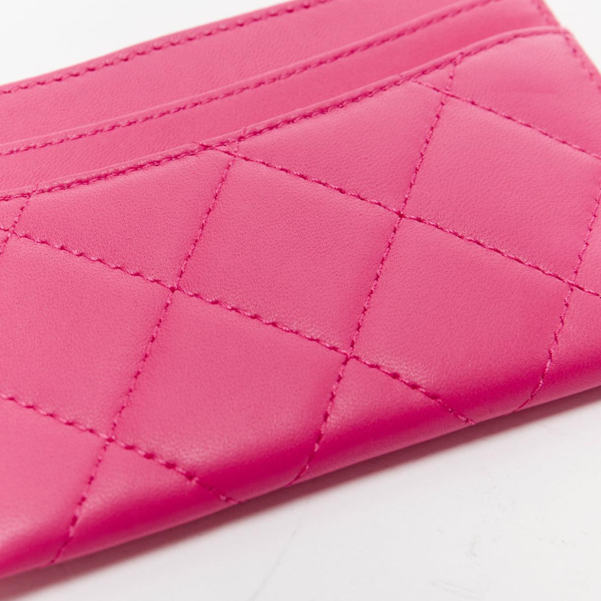 CHANEL bright pink smooth leather CC logo quilted cardholder For Sale 2