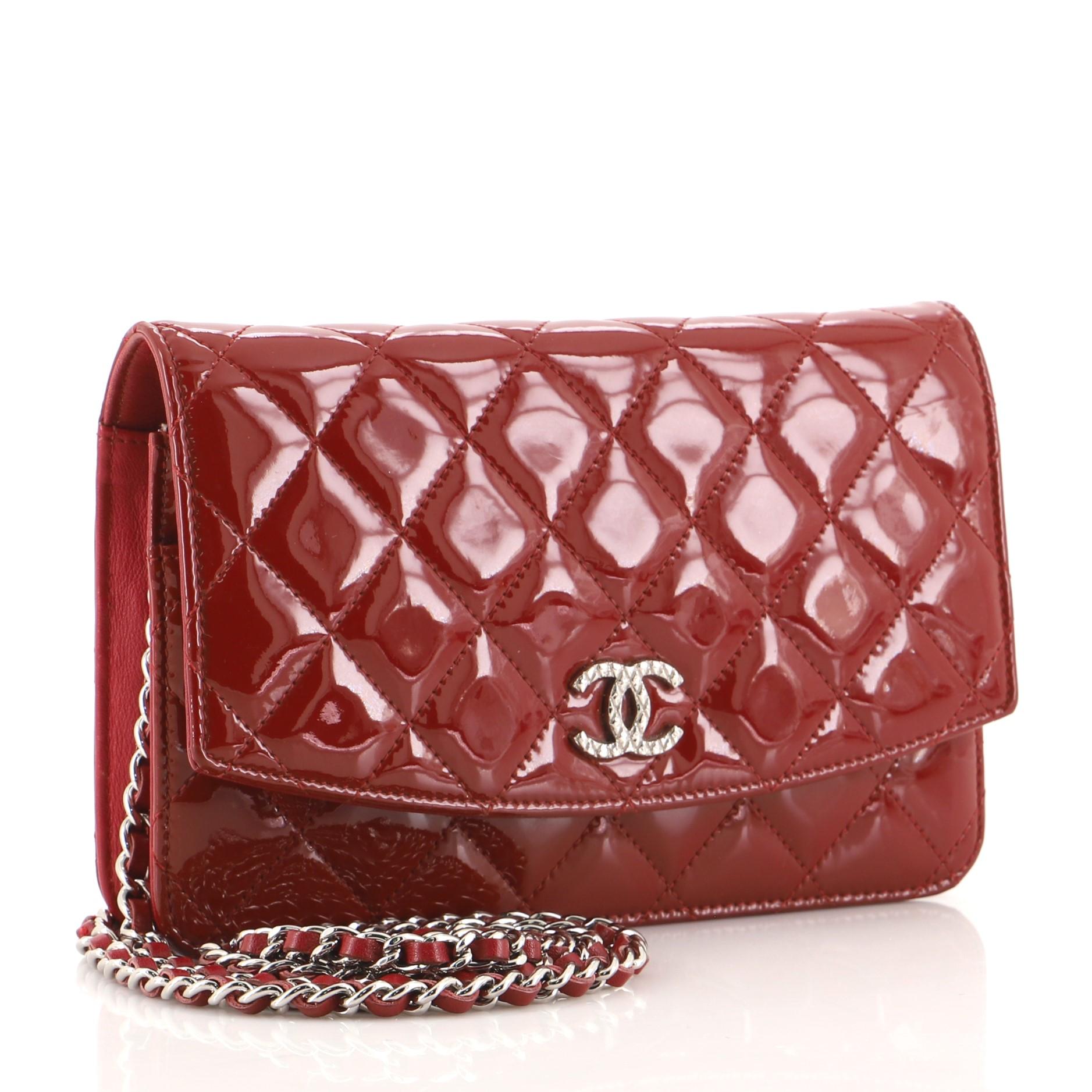 Chanel Brillant Brieftasche an Kette Gestepptes Lackleder (Rot)