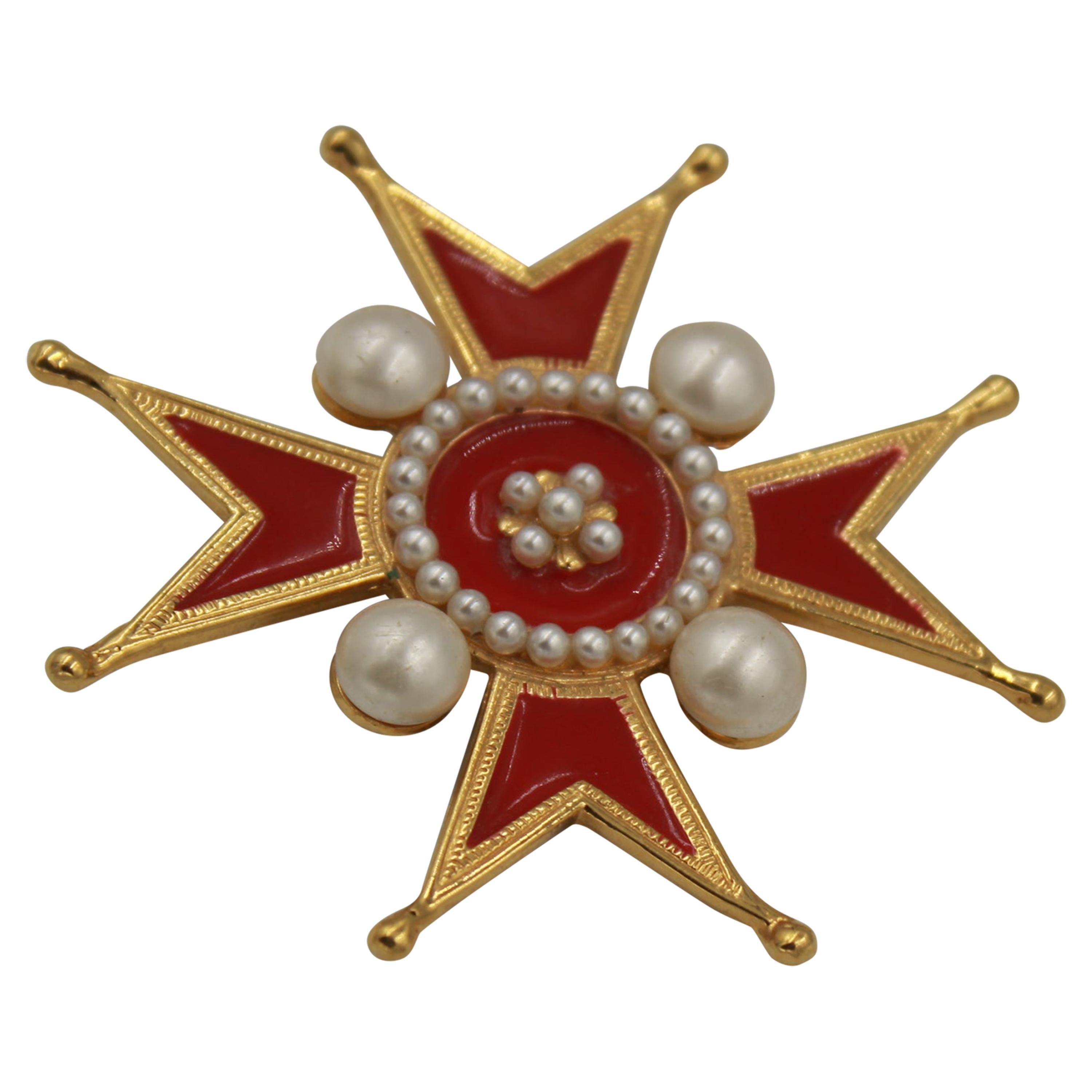 protein væg tage medicin Chanel broche in gold metal, red enamel and fake pearl For Sale at 1stDibs  | broche chanel faux