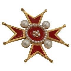 Vintage Chanel broche in gold metal, red enamel and fake pearl