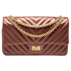 Chanel Bronze Chevron gesteppte Leder Reissue 2.55 Classic 225 Klappentasche