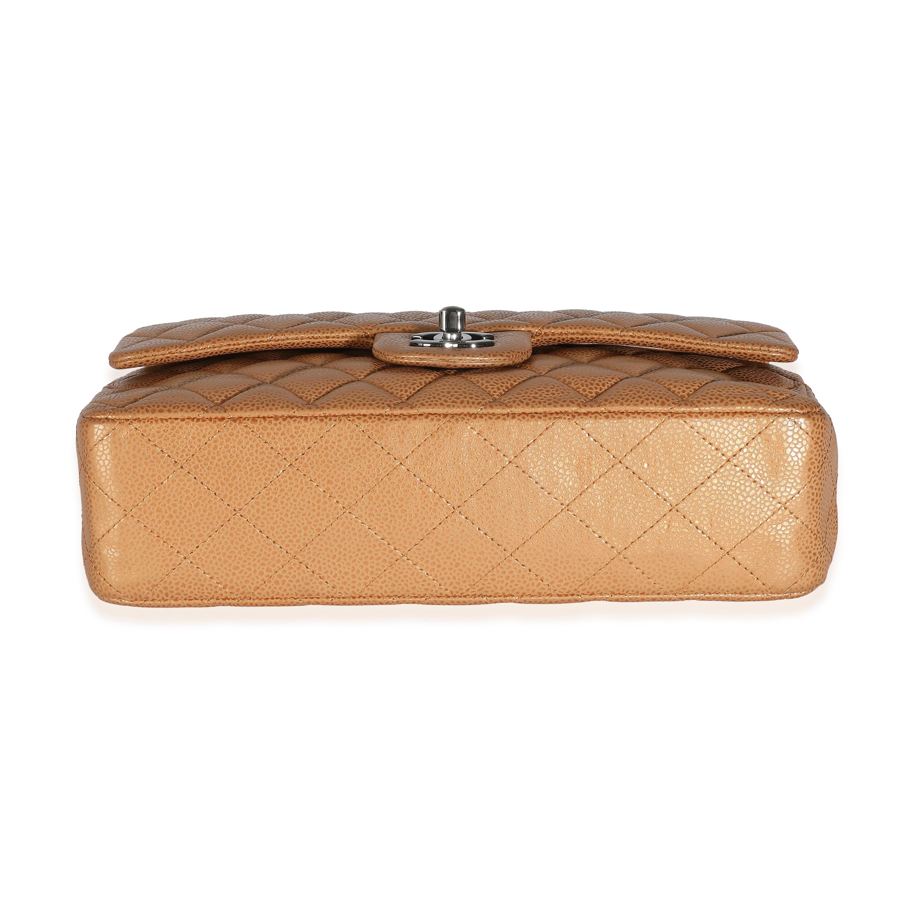 Bolso Chanel Bronce Oro Acolchado Clásico Mediano Doble Solapa en venta 3