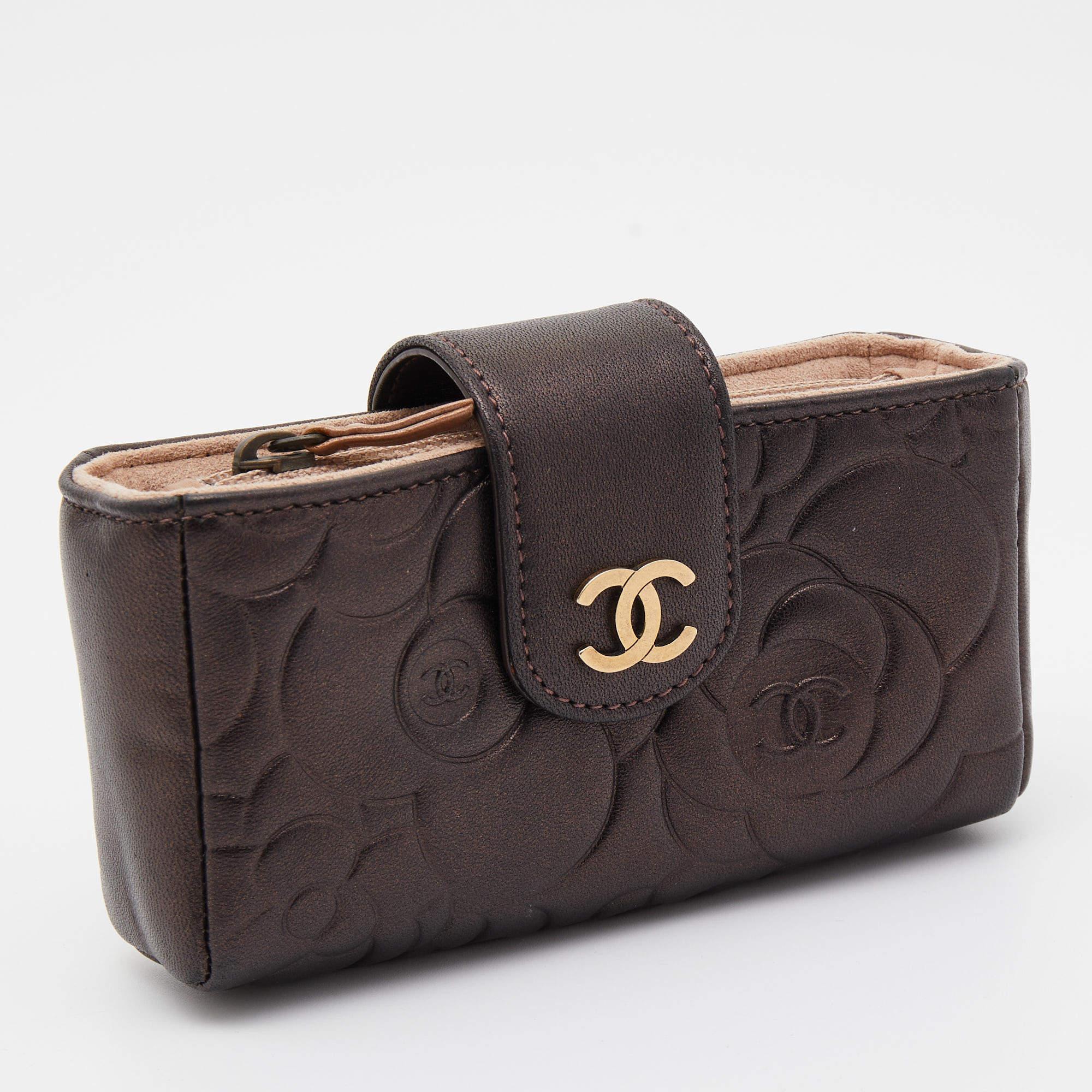 Chanel Bronze Leather Camelia Embossed Phone Pouch In Good Condition In Dubai, Al Qouz 2