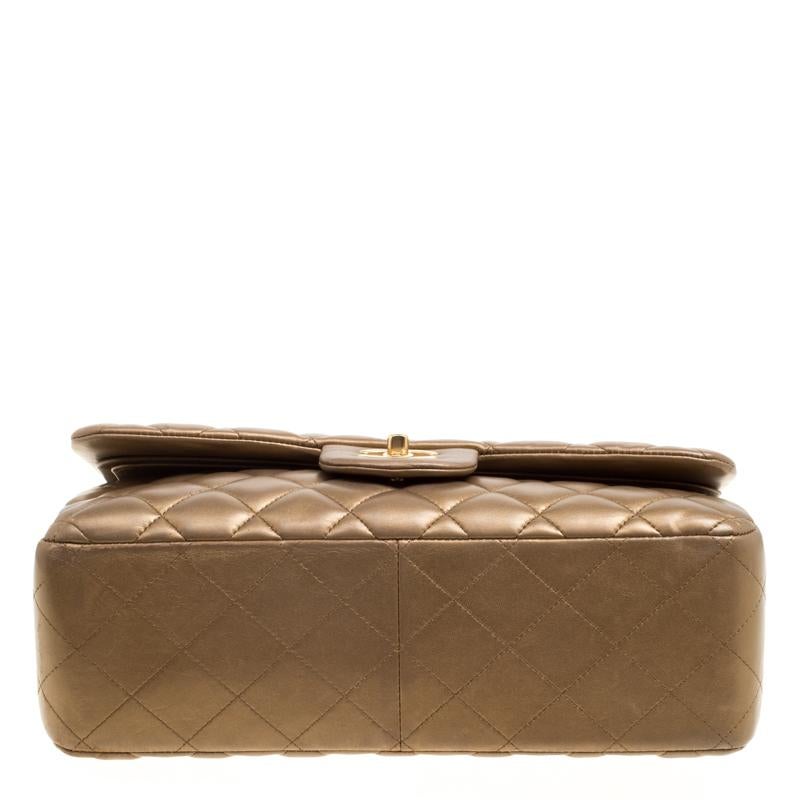Chanel Bronze Quilted Leather Jumbo Classic Double Flap Bag In Good Condition In Dubai, Al Qouz 2