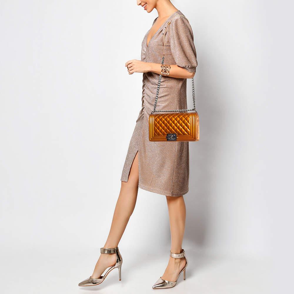 Designer bags are ideal companions for ample occasions Here we have a fashion meets functionality piece crafted with precision. It has been equipped with a well sized interior that can easily fit all your essentials.