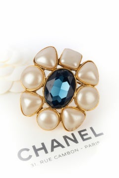 Chanel brooch 1990s
