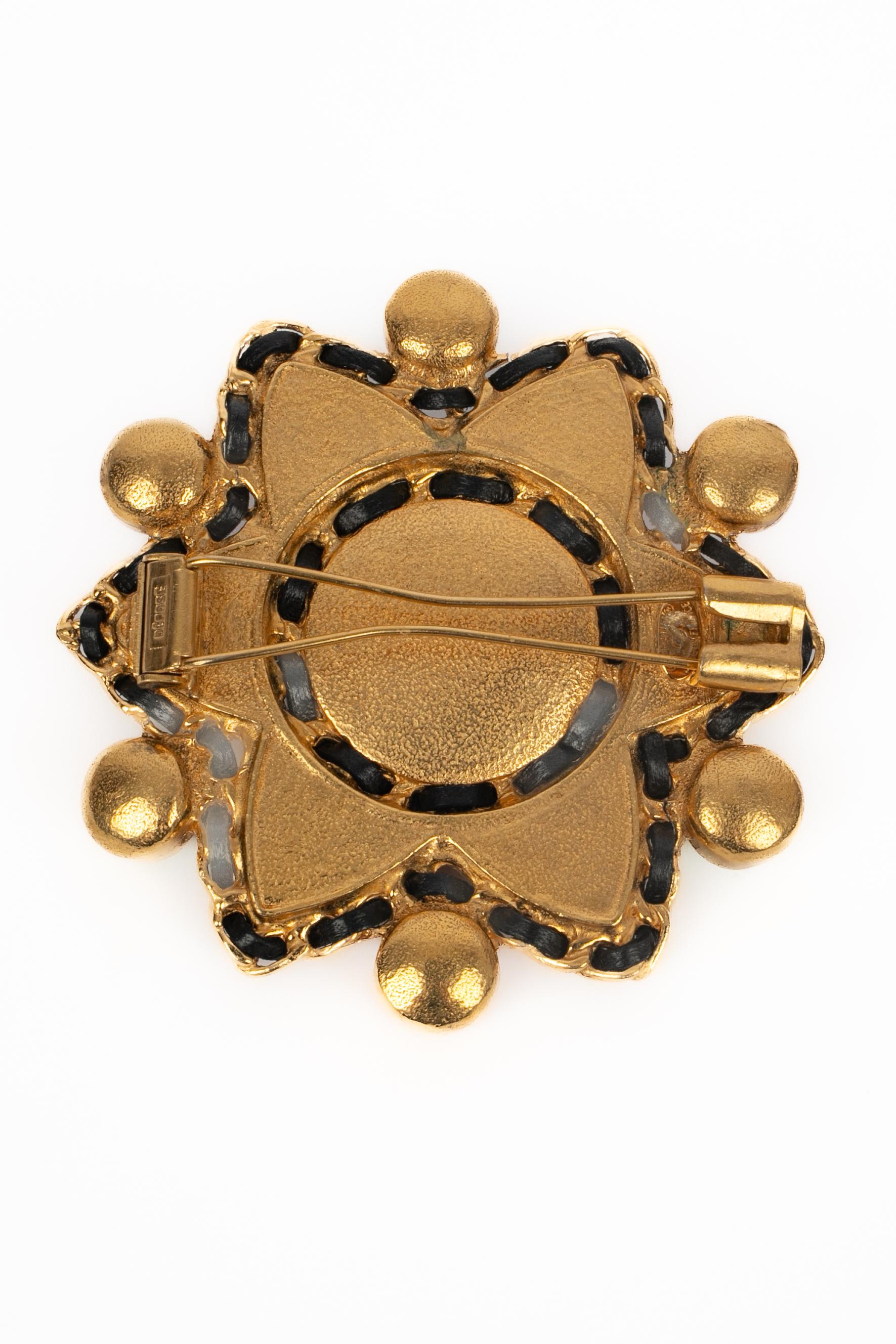 Femenino o masculino Broche Chanel años 90 en venta