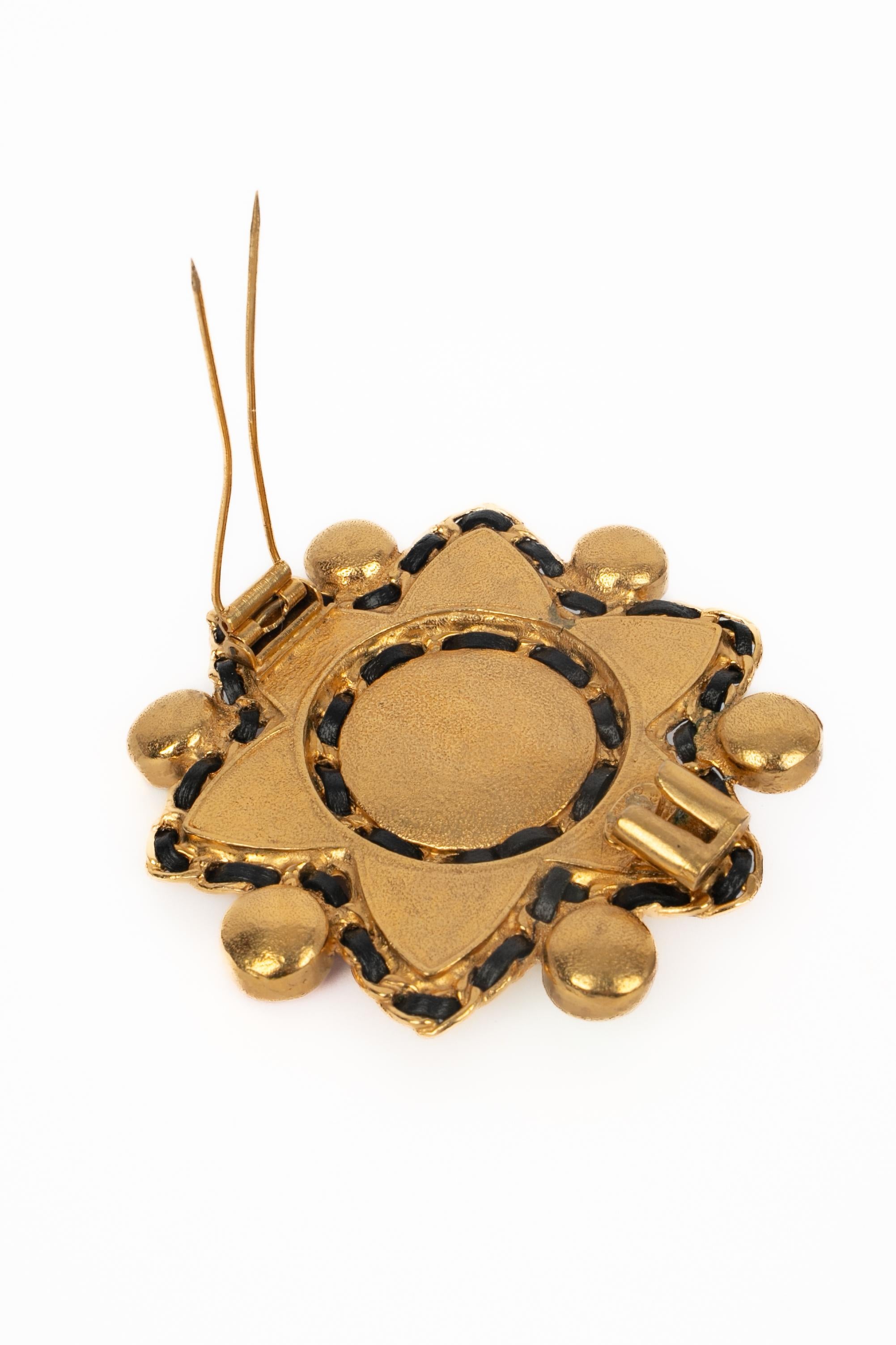 Broche Chanel años 90 en venta 1