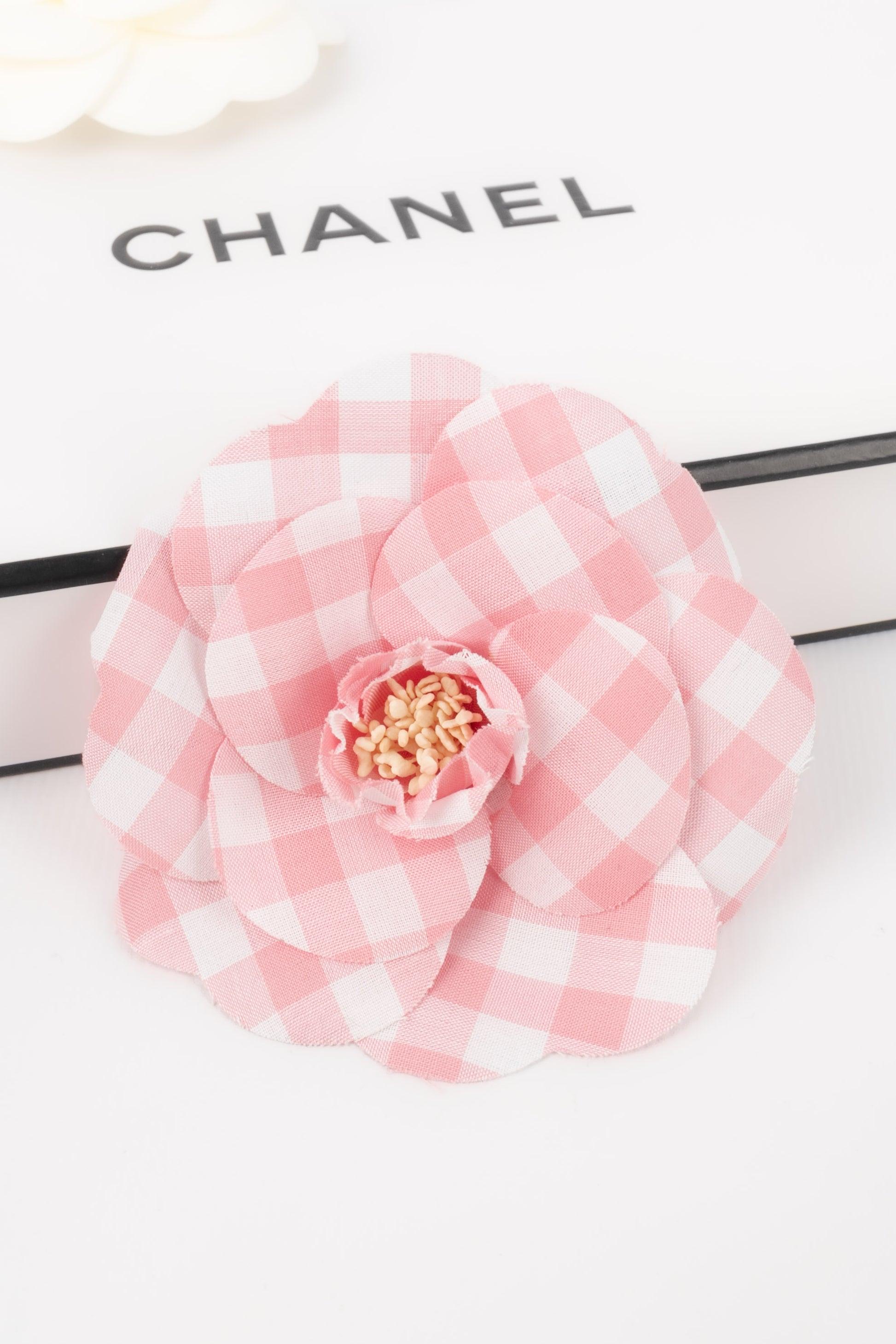 Chanel Brooch Camellia Made of Pink and White Gingham Fabric, 1990s For Sale 1