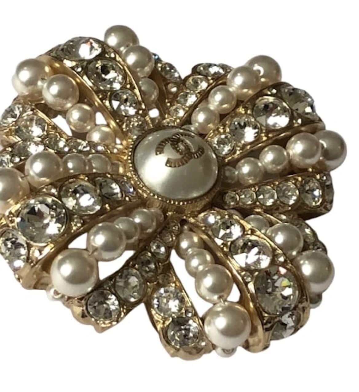 chanel brooch pearl