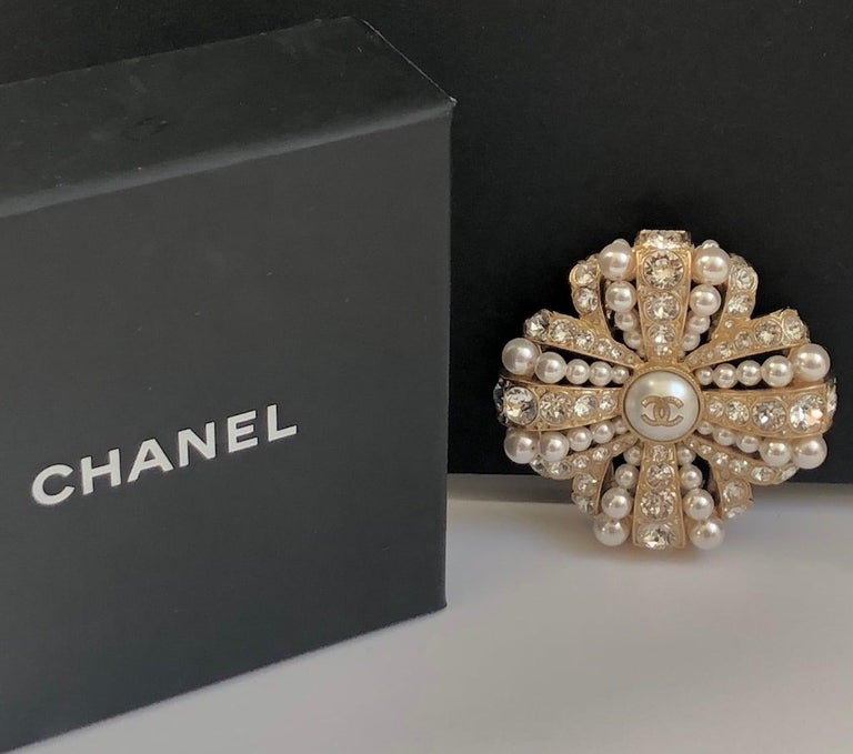 CHANEL Brooch CC Logo Pearl and Crystals Pin W/Box For Sale at 1stDibs