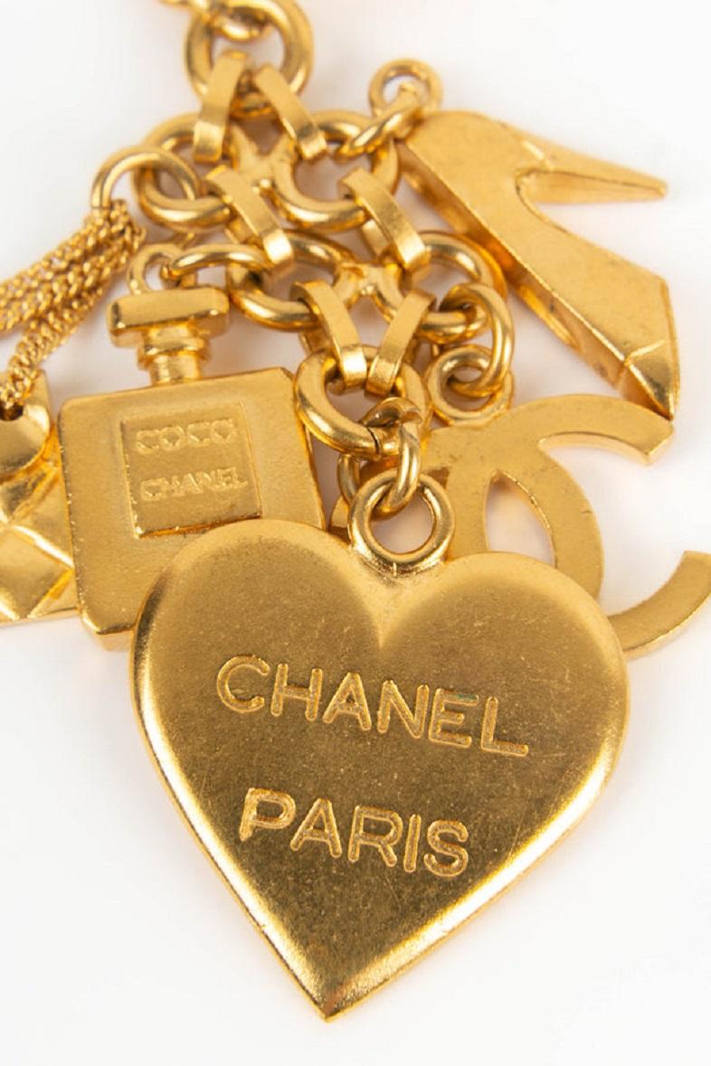 Chanel Brooch Charms in Gold metal , 1995 For Sale 3