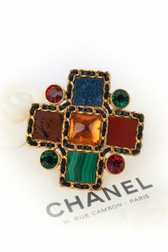 Chanel brooch fall 1995