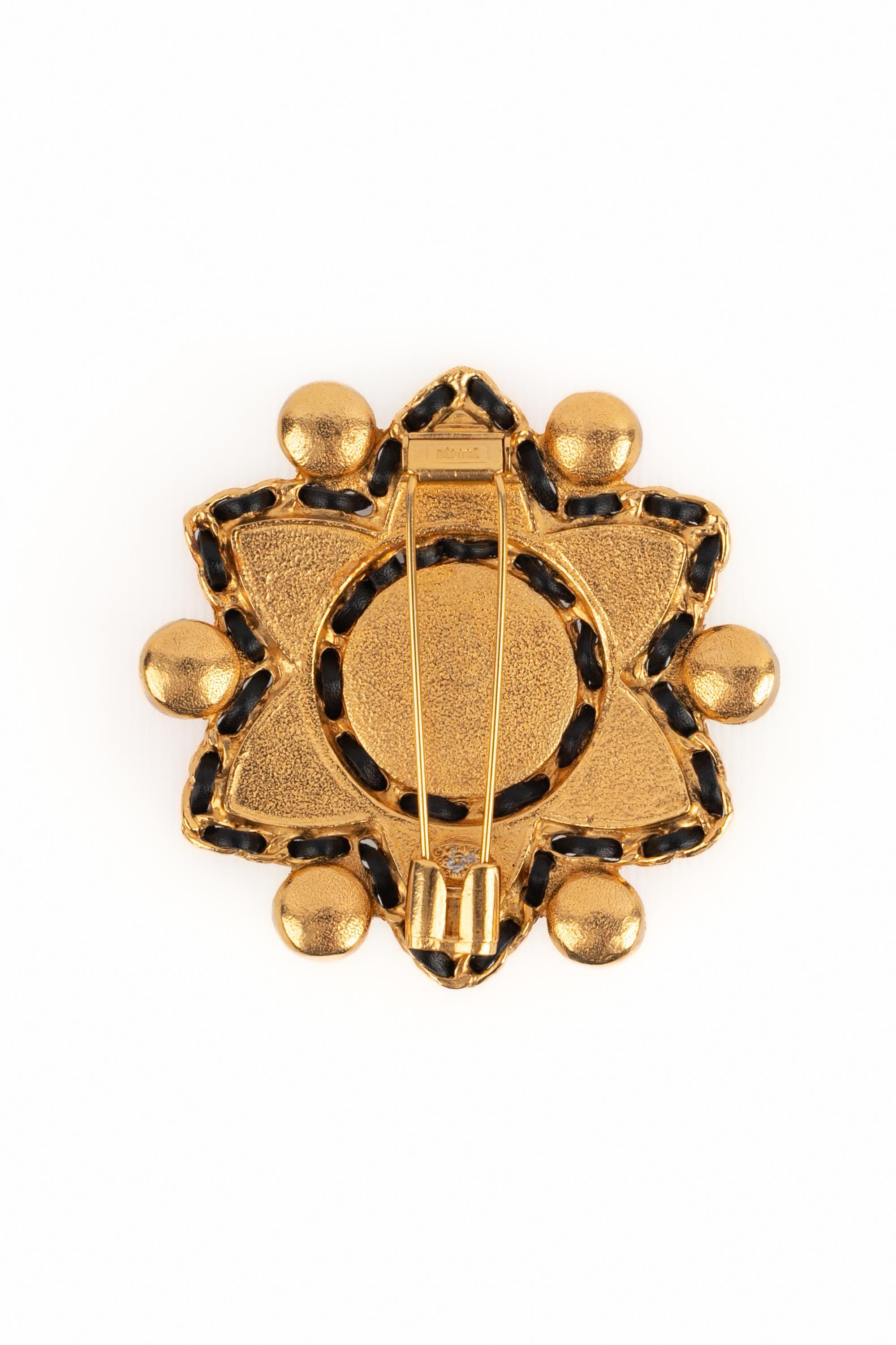 Chanel brooch In Excellent Condition For Sale In SAINT-OUEN-SUR-SEINE, FR