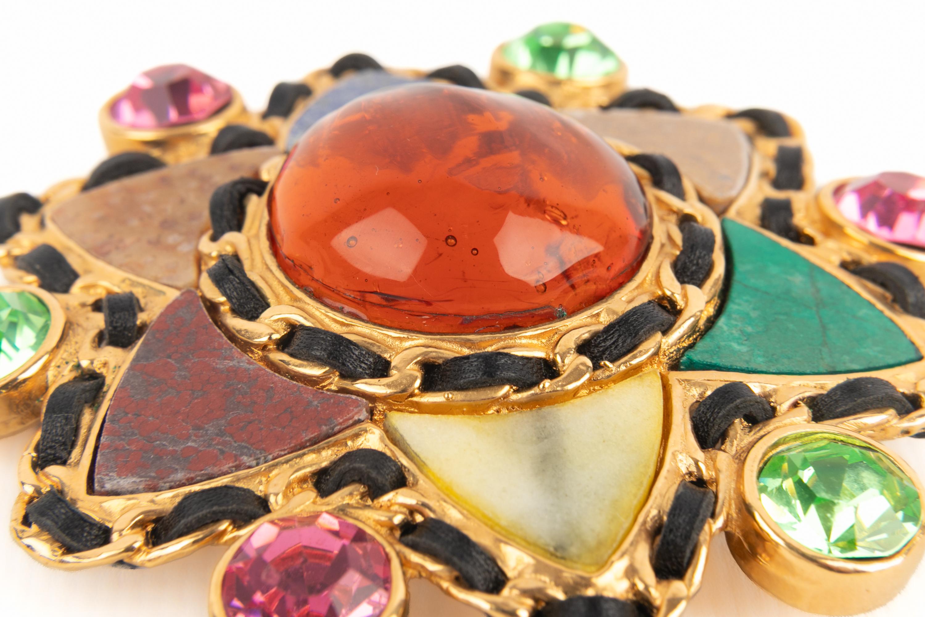 Women's Chanel brooch For Sale