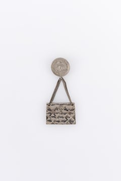 Chanel brooch 'handbag'