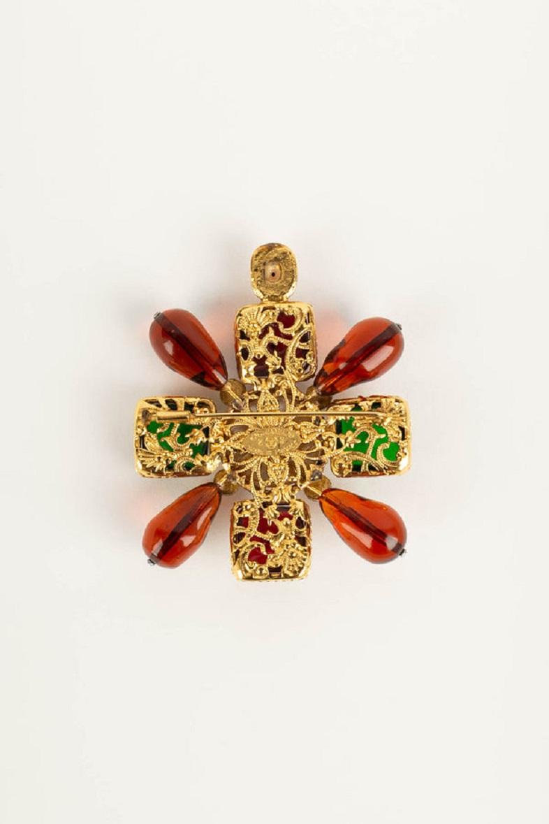 Chanel Brooch in Gilded Metal, 1980s In Excellent Condition For Sale In SAINT-OUEN-SUR-SEINE, FR