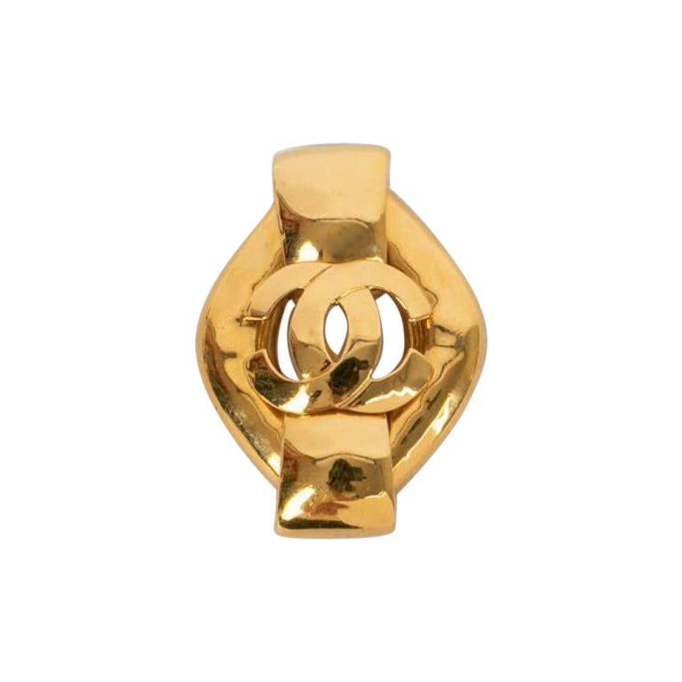 Chanel Brooch in Gilded Metal