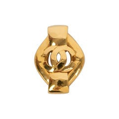 Chanel Brooch in Gilded Metal