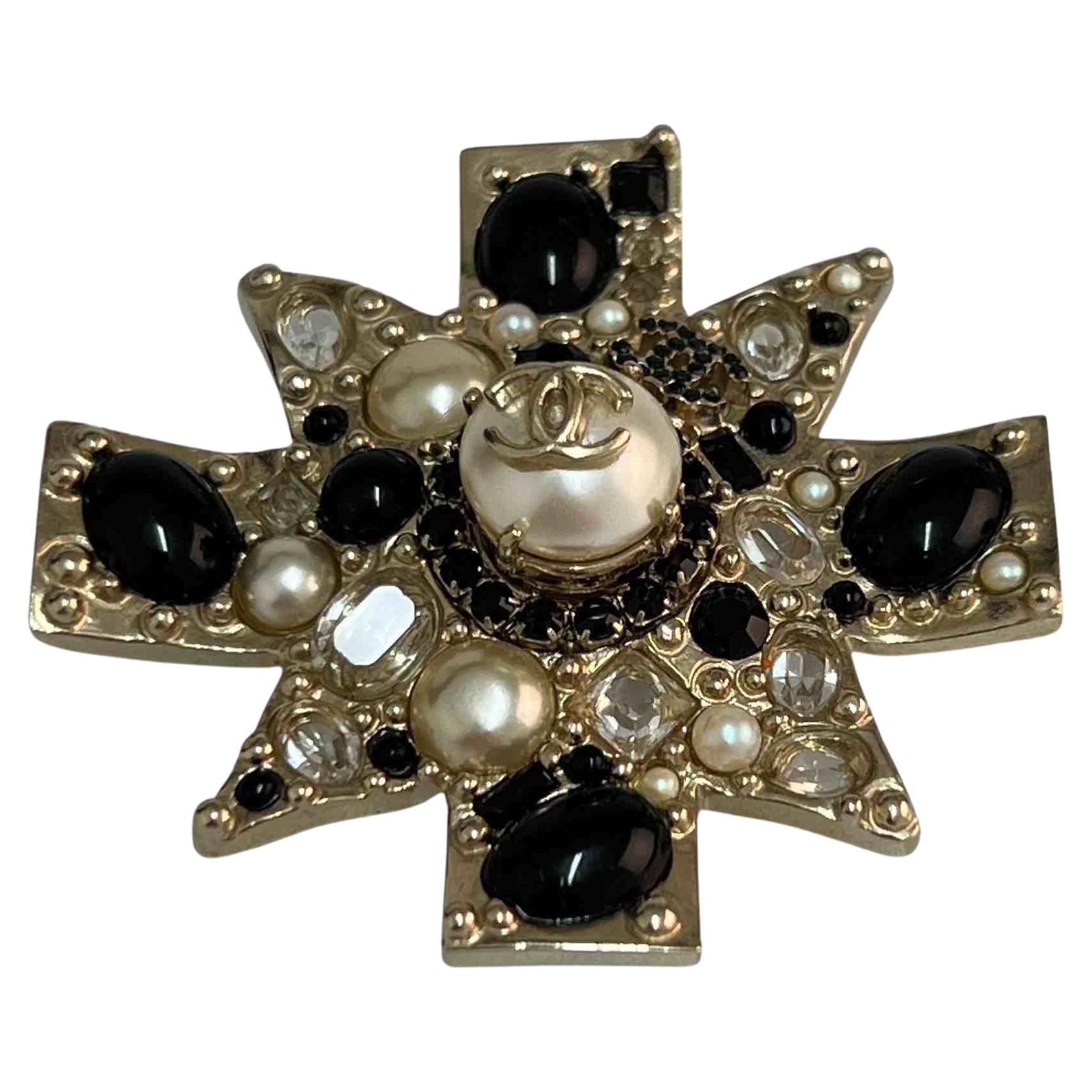 CHANEL Brooch in Gilt Metal, Pearls and Resin For Sale at 1stDibs