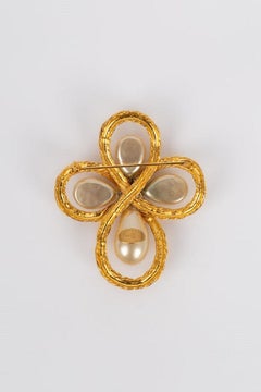 Chanel Brooch in Gold Metal and Pearly Drops, Fall 1994